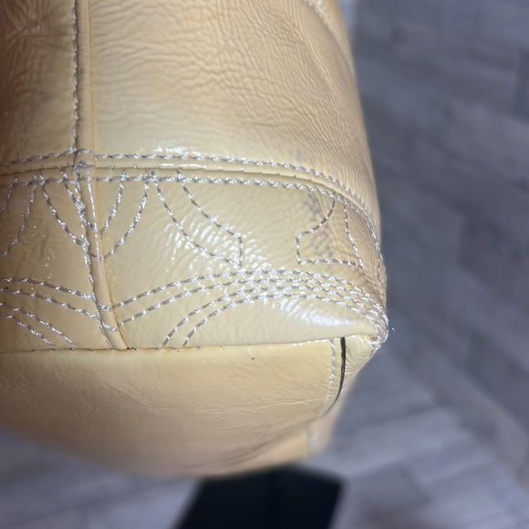 Coach patent leather (full grain cowhide) tote Rare EUC - Picture 5 of 16